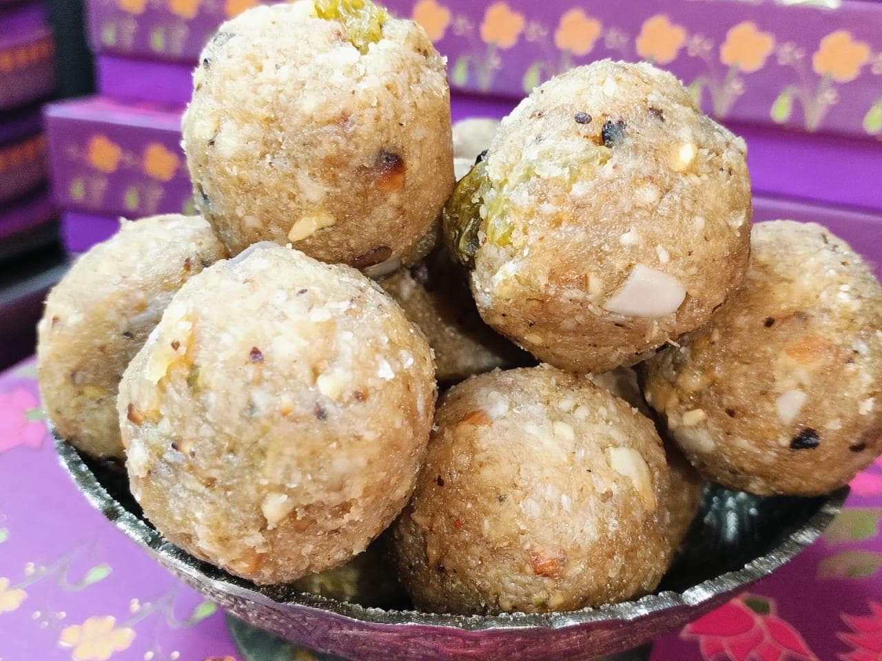 Coconut Laddoo — Rasoi Tales